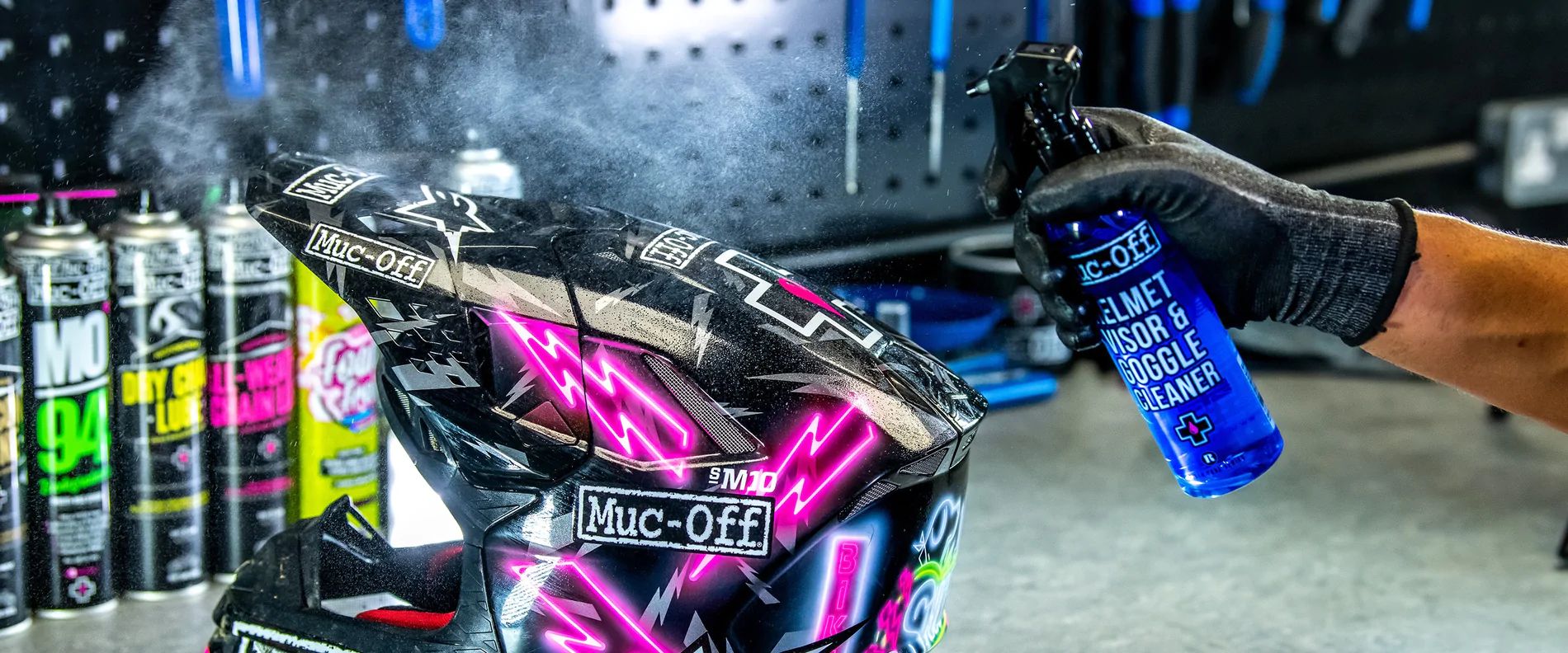 Helmet-Visor-Goggle-Cleaner-PDP-Full-width-lifestyle_1900x_crop_center